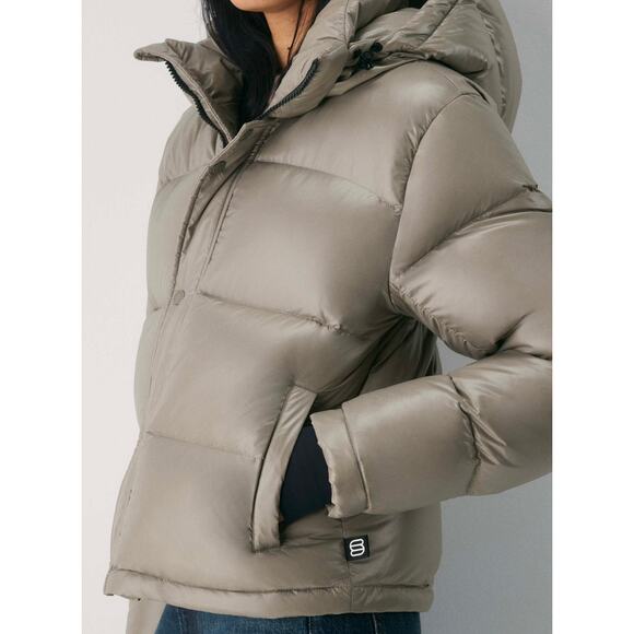 Aritzia Super Puff Shorty Hi-Gloss Jacket Size Medium Modern Taupe - Picture 2 of 12